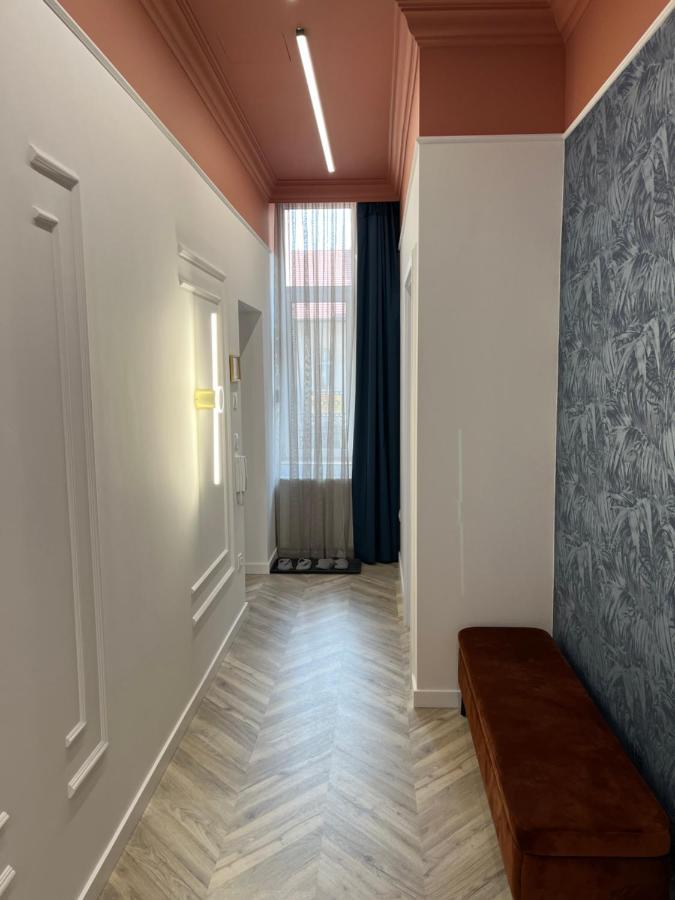 Central Gallery Apartment Debrecen Dış mekan fotoğraf